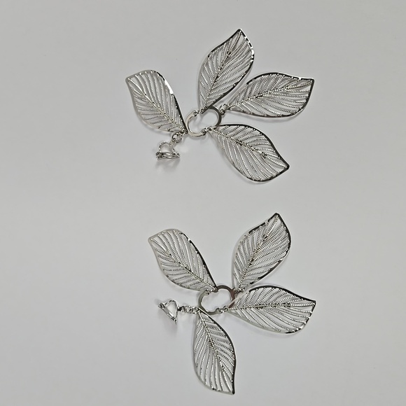 Silver Intricate Leaf Drop Clip On  Earrings Vtg Style - Picture 8 of 11